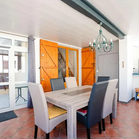 Villa Pavillon Climatisé Avec Piscine, Parking à Narbonne-plage - Fr-1-409-203 *