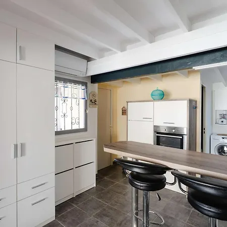 Pavillon Climatisé Avec Piscine, Parking à Narbonne-plage - Fr-1-409-203 *