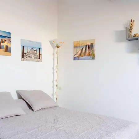 Pavillon Confortable A Narbonne-plage Avec Piscine Et Parking Prives - Fr-1-409-203 Villa
